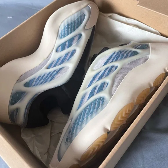 Yeezy 700 V3 kyanite